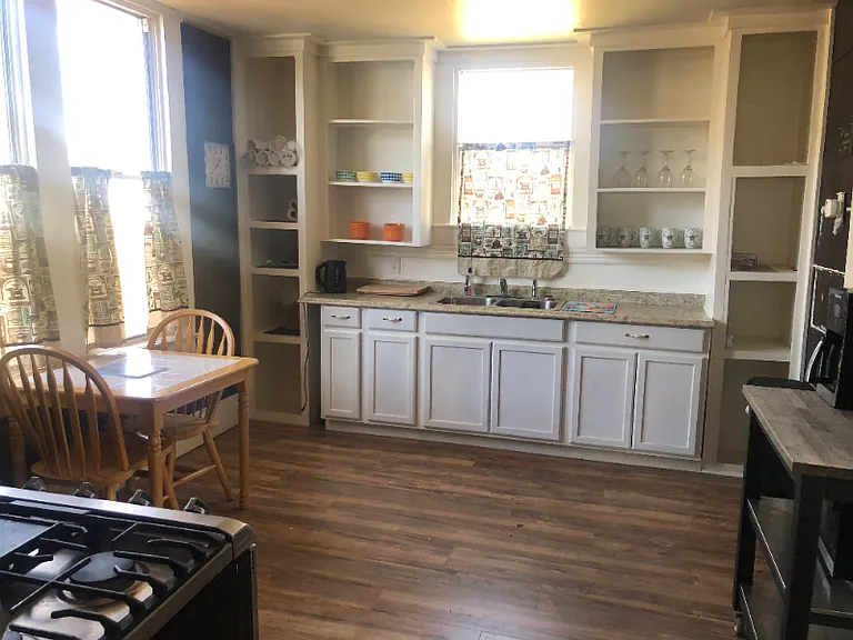 2502 Willow St — Photo 6