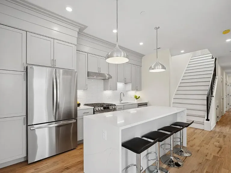 3615 N Wilton Ave #PENTHOUSE — Photo 24
