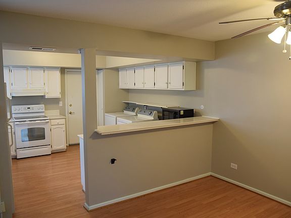 3rd image of 2666 Foxglove St #1