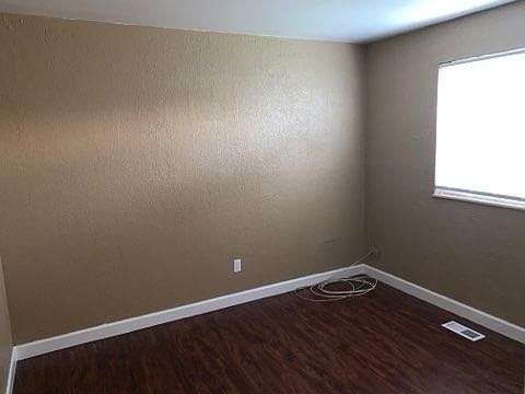 2nd image of 10140 Castle Dr