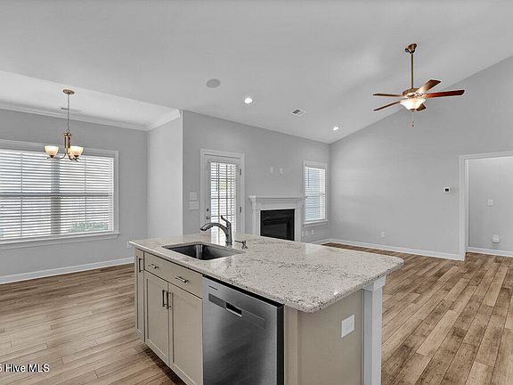 5th image of 95 Collins Way