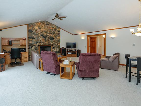 9700 Pine Lake Rd-105