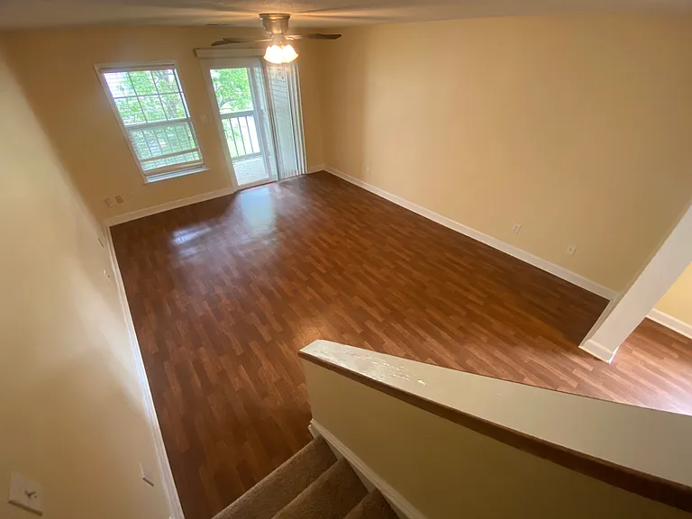 Avery Close Condominiums — Photo 68