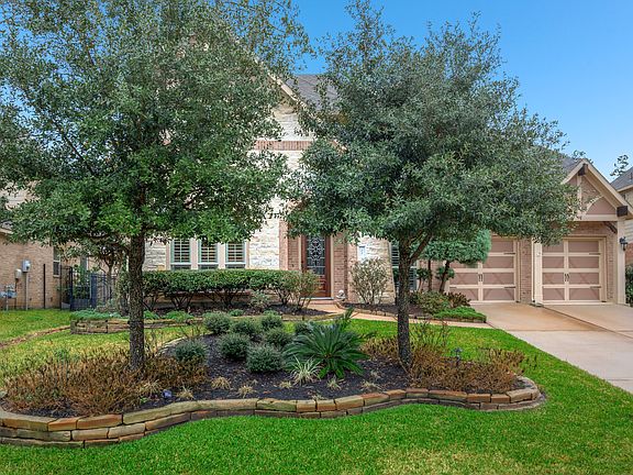 2nd image of 22 Golden Orchard Pl