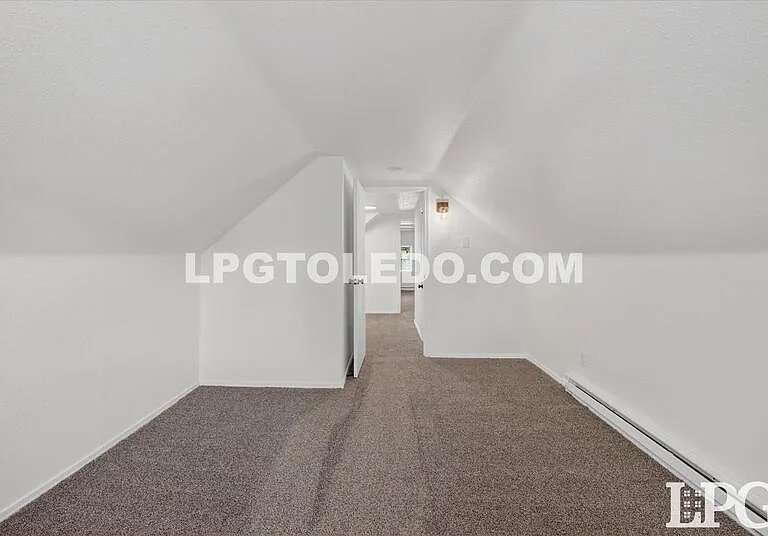 921 Berry St — Photo 26