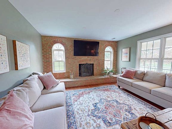 5th image of 4793 Maurine Ct