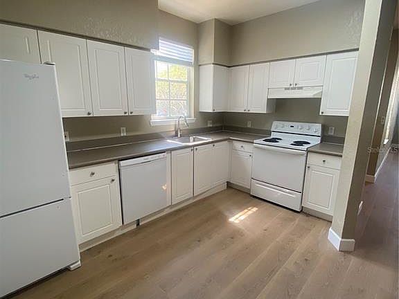 4th image of 4002 Alexander Palm Ct