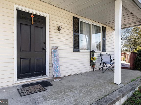 4th image of 243 Palatine Rd