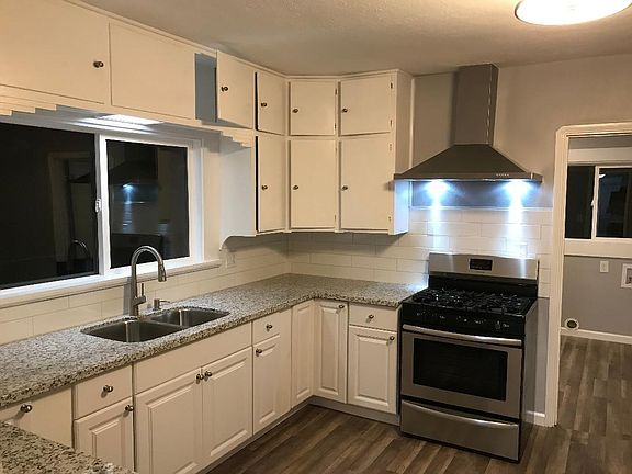 3rd image of 121 N G St