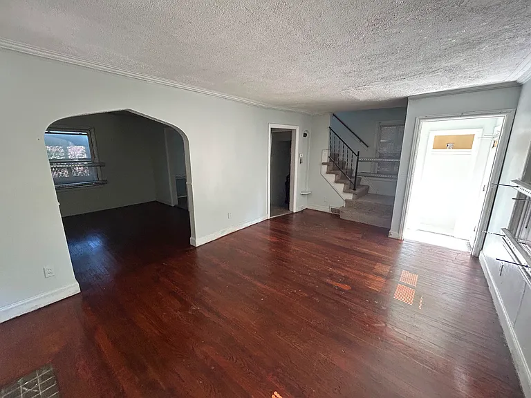 10947 Rossiter St — Photo 3