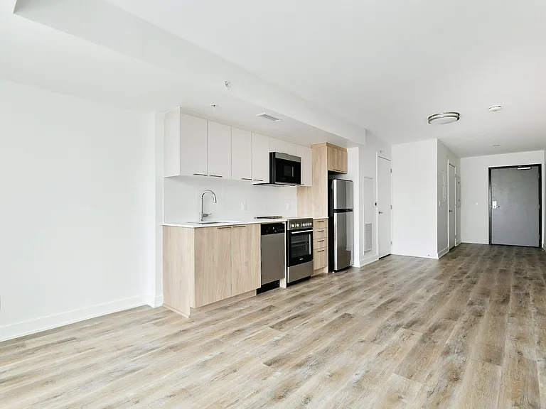 36 Robinson Ave — Photo 10