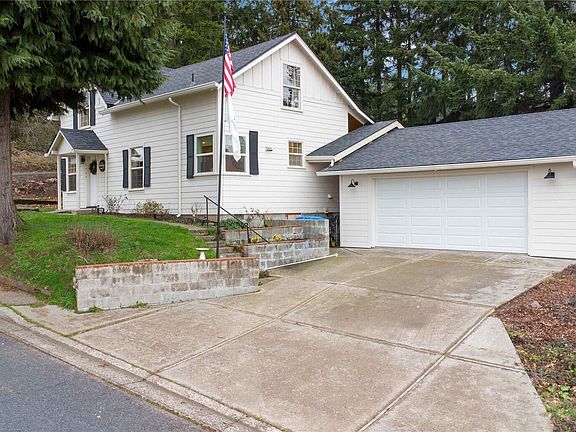 2nd image of 2405 Sunrise Street