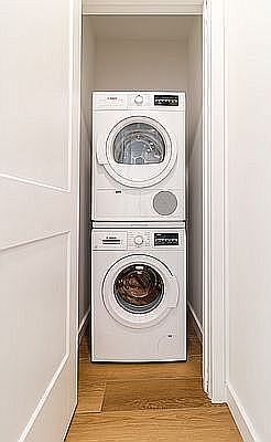 4th image of 428 E 14th St #3R