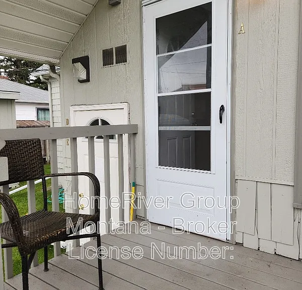 724 Strand Ave #A — Photo 3