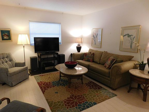 3rd image of 200 Park Blvd #103