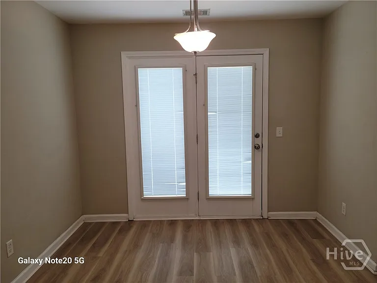 104 Clydesdale Ct — Photo 10