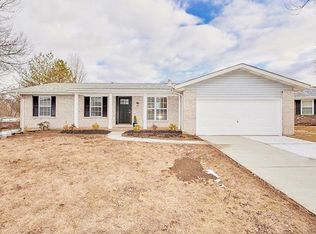 1124 Grenadier Ln, Ballwin, MO 63021