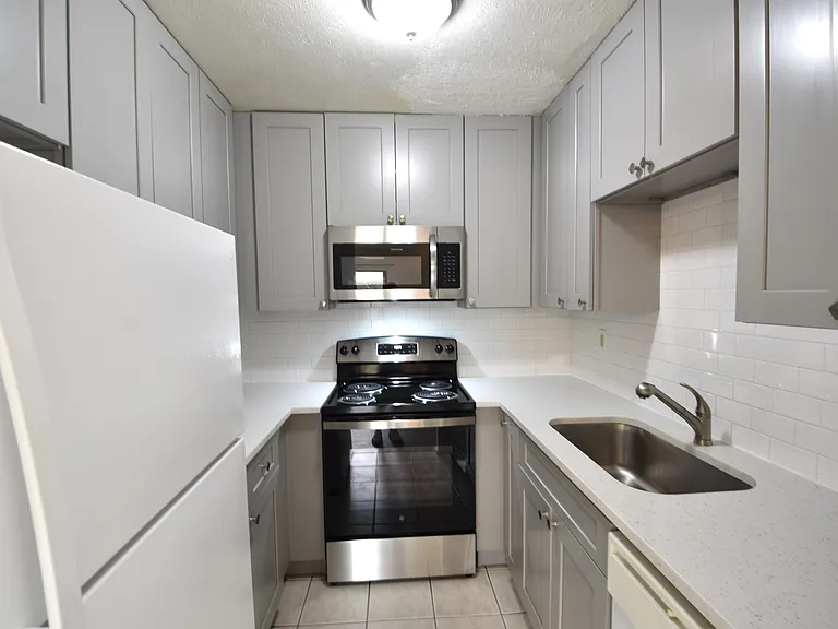 5550 Pennsylvania Ave #2 — Photo 5