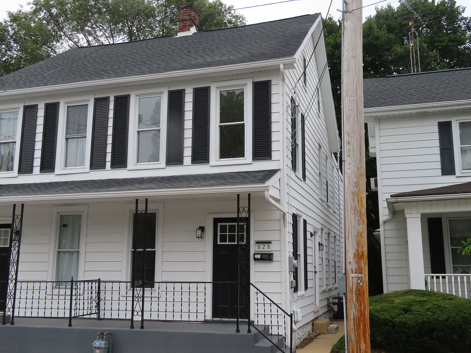 828 Broad St — Photo 2