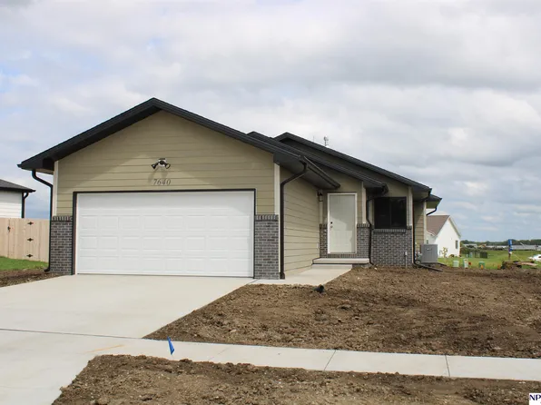 7640 50th St, Lincoln, NE 68514