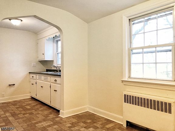 4th image of 299 Concord Ave APT 2