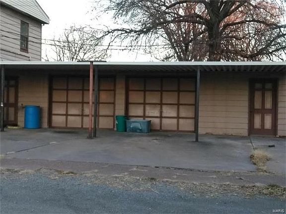 3rd image of 2200 E 24th St