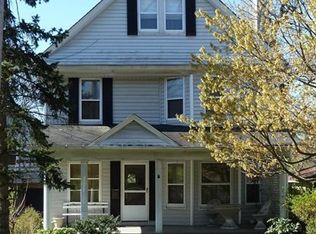 264 Bell St, Chagrin Falls, OH 44022