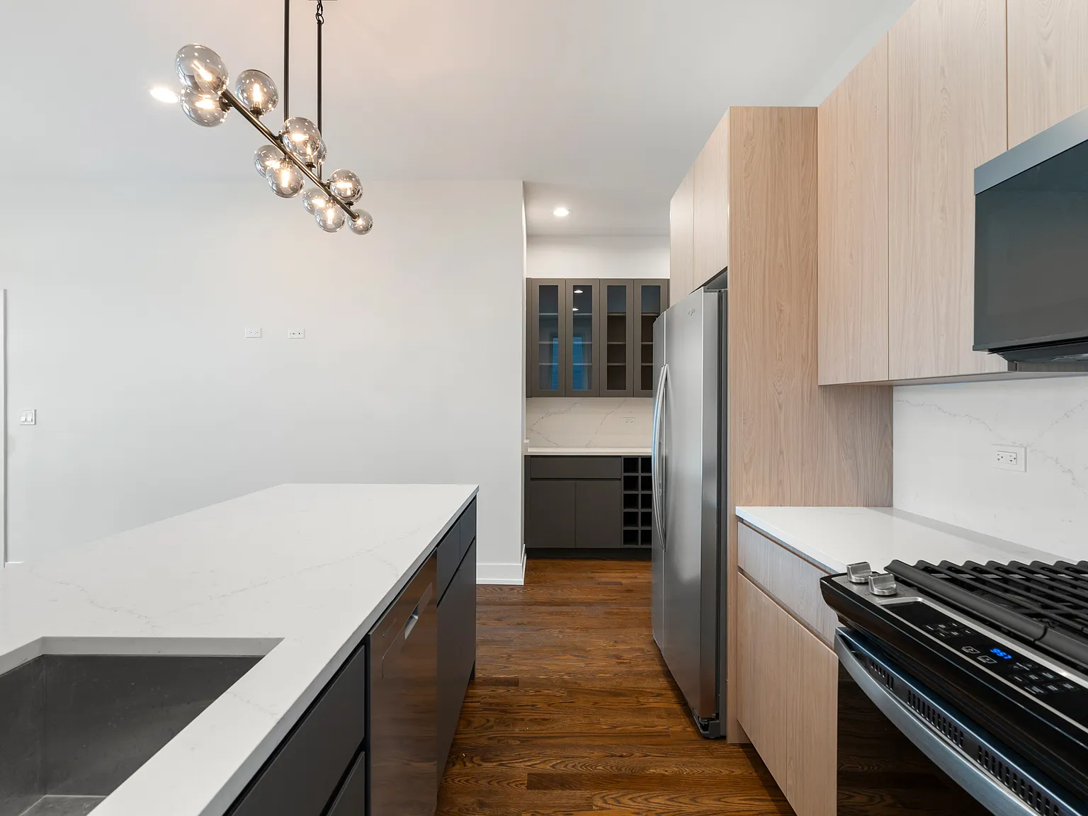 3 bed, $2,800 — Photo 4