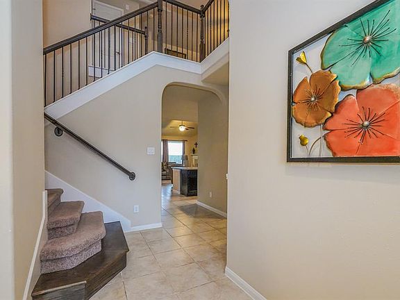 4th image of 9710 Yellow Rose Dr