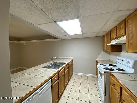 3rd image of 15251 Parkwood Dr N #A