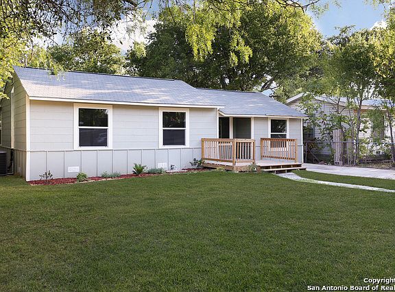 2nd image of 538 Thorain Blvd