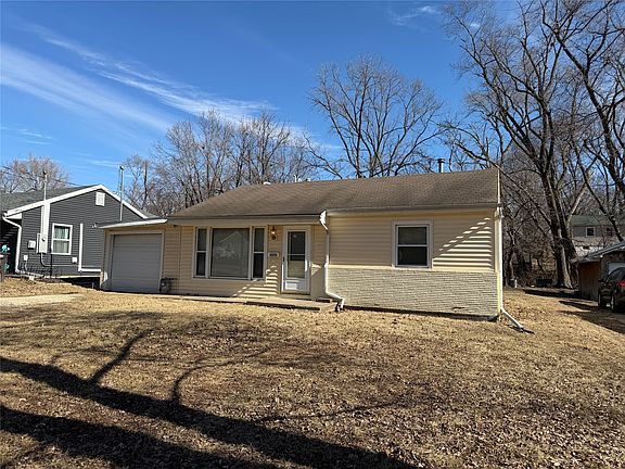 3rd image of 6825 SW 15th St