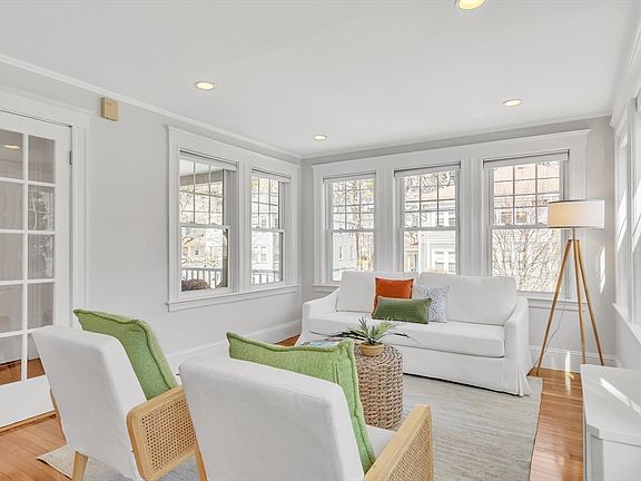 2nd image of 88 Warwick Rd #1