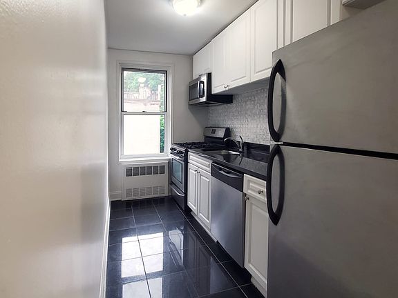 5th image of 401 W 56th St APT 3M