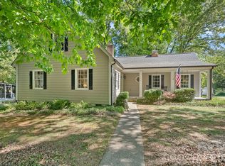 817 Bent Wood Ct, Matthews, NC 28105