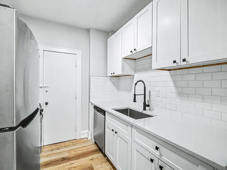 2373 Euclid Heights Blvd #106 — Photo 12