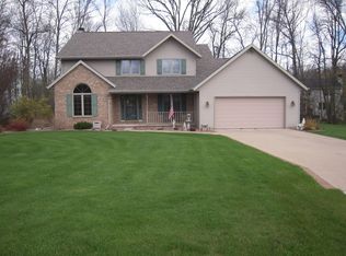 1735 Trent Cir, Green Bay, WI 54313