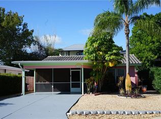 17606 1st St E, Redington Shores, FL 33708
