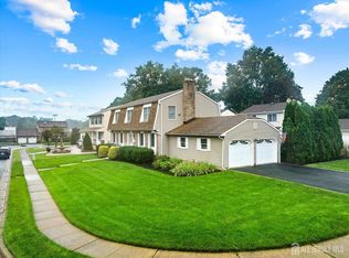 12 Holly Park Dr, South Plainfield, NJ 07080