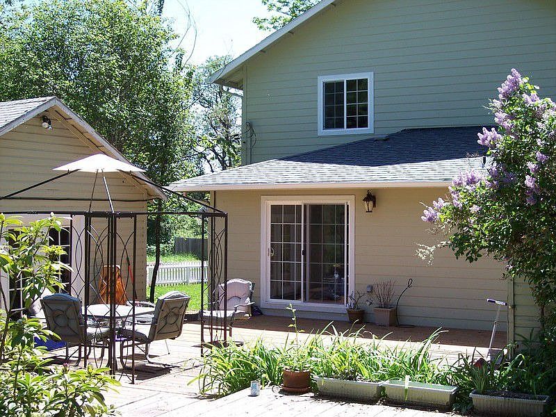 Deck & guest cottage