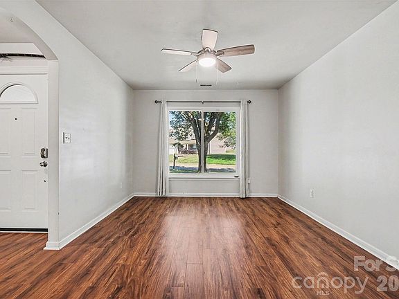 5th image of 199 Austin Run Ct