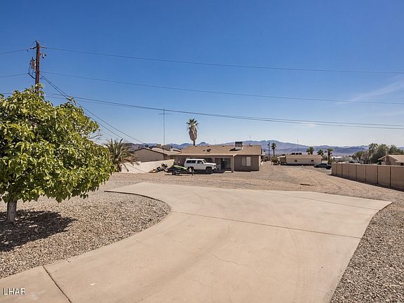5th image of 960 Bluebird Dr