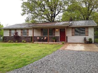 61 Campbell Ln, Batesville, AR 72501