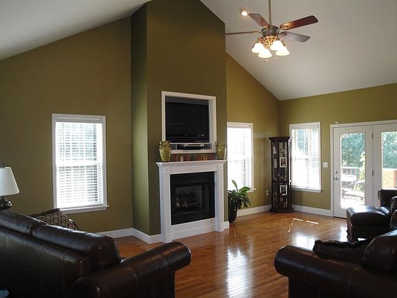 3rd image of 1234 Fieldstone Dr