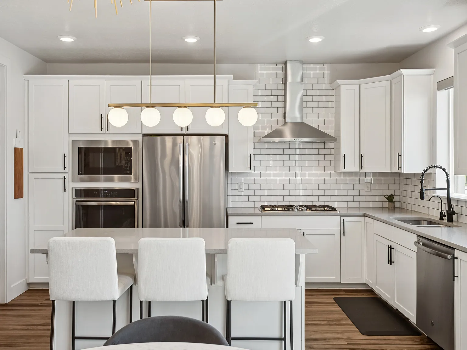 4 bed, 3000 sqft, $3,150 — Photo 4