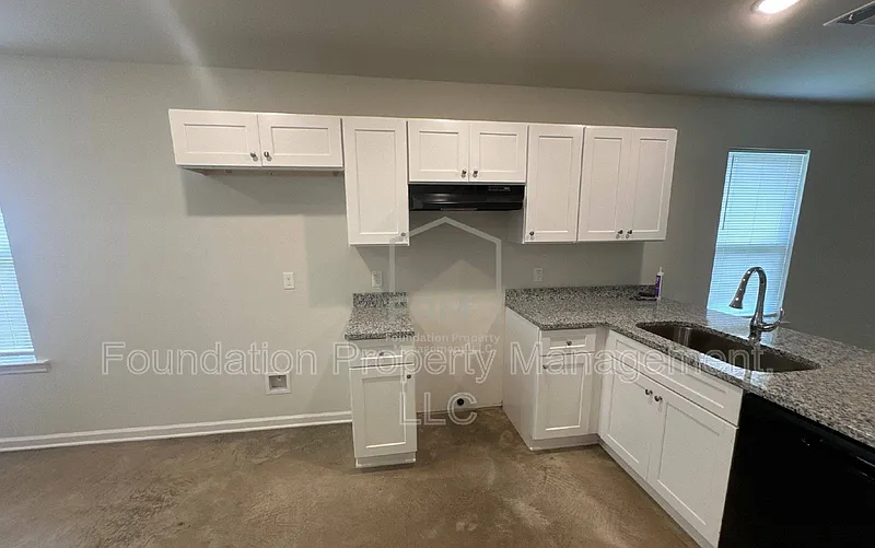 3 bed, 2.0 bath, 1250 sqft, $1,550 — Photo 4