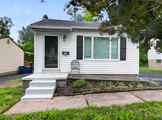 11038 Gertrude Ave, Saint Ann, MO 63074