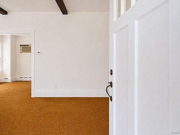 5th image of 211 Old Middletown Road