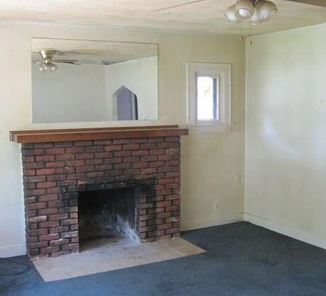 2nd image of 1304 N Drexel Ave
