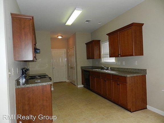 3rd image of 1275 Easterwood Blvd
